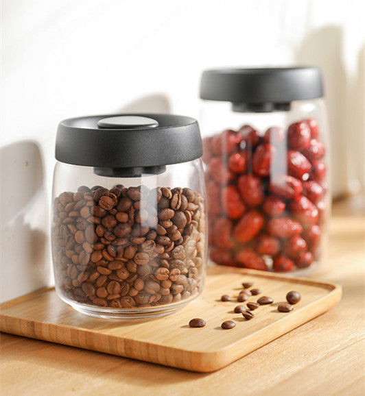 Vacuum and press the glass jar